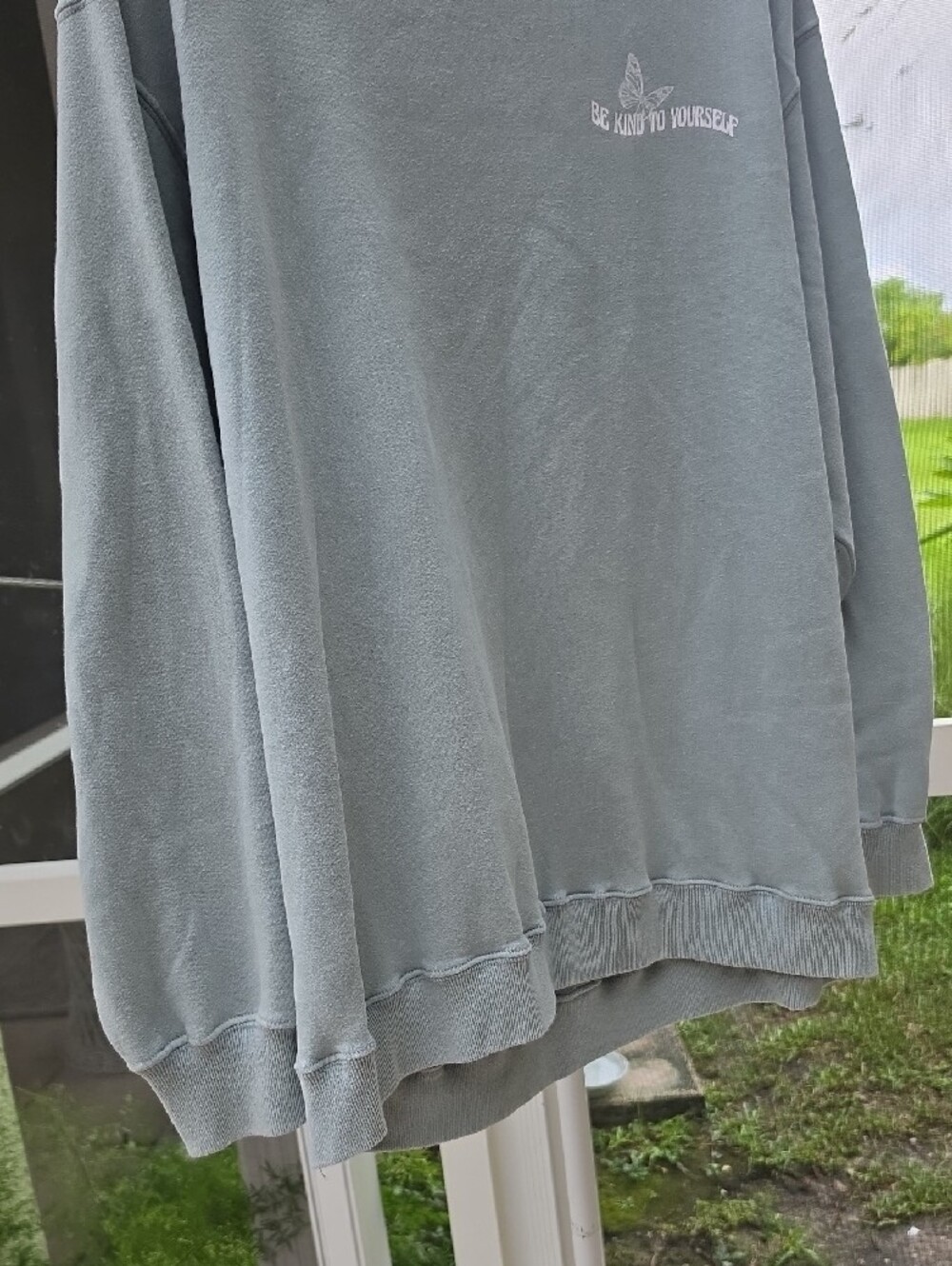 Hollister Sage Green Crewneck Sweatshirt with 'Be Kind' Motto